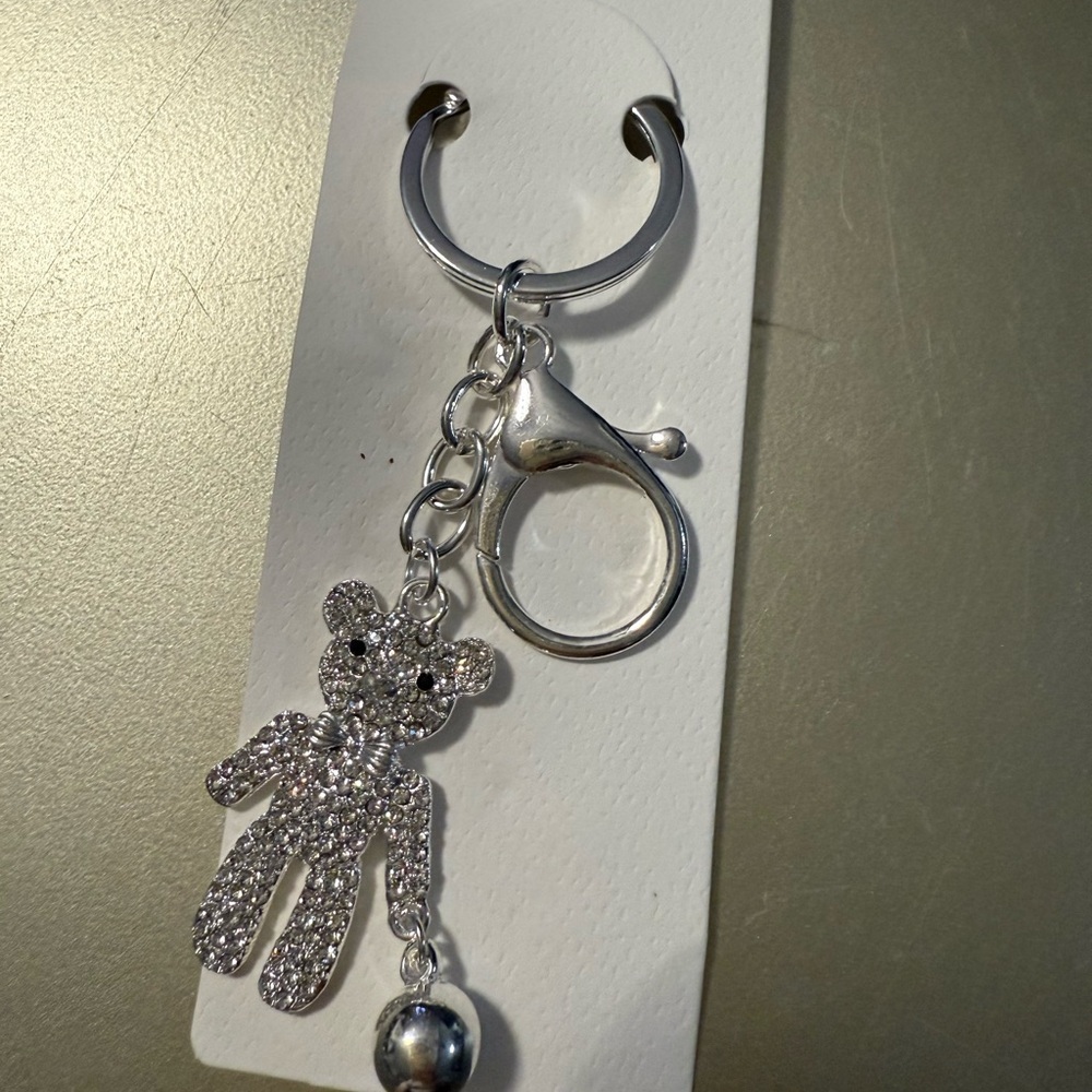 Isabella New York Silver Teddy Bear Keychain - Picture 3 of 3